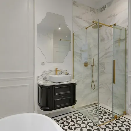 Luxury * Σόποτ